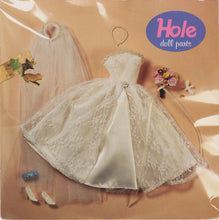 Load image into Gallery viewer, Hole (2) : Doll Parts (7&quot;, Single)
